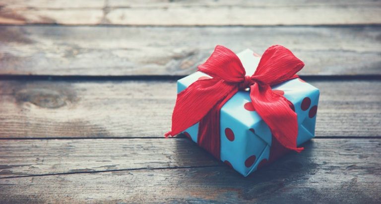 10 Keepsakes for Couples that Celebrate and Commemorate