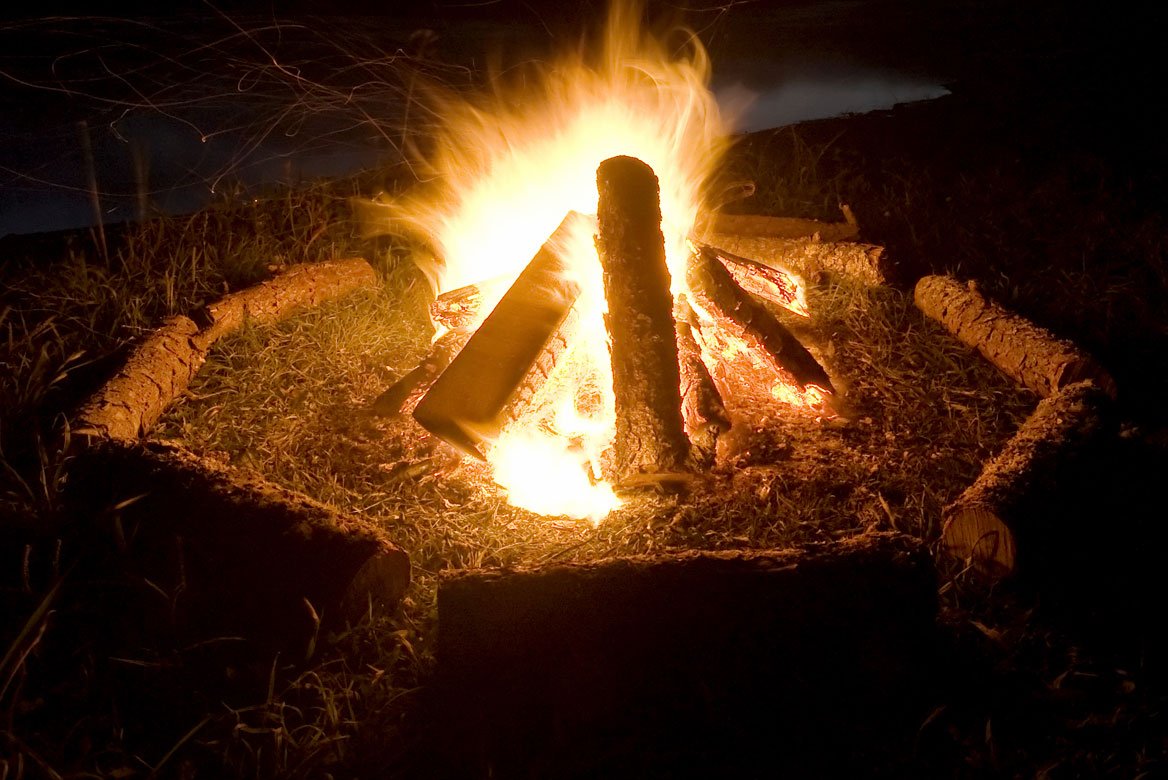 beach bonfire date